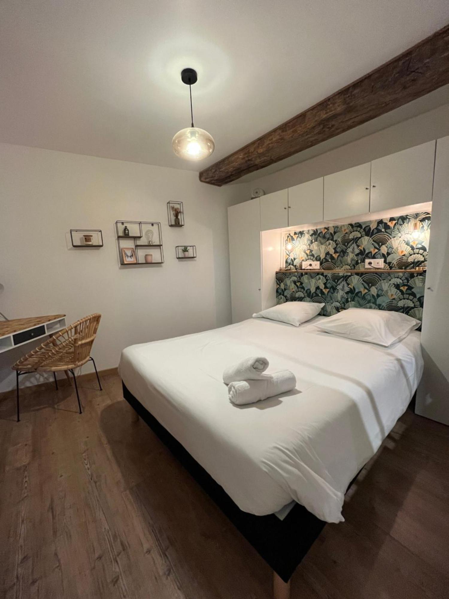 La Cour Chartraine - Cosy Appartement Avec Cour Exterieur A Блоа Екстериор снимка